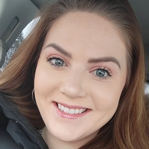 Meet your Posher, Caitlin